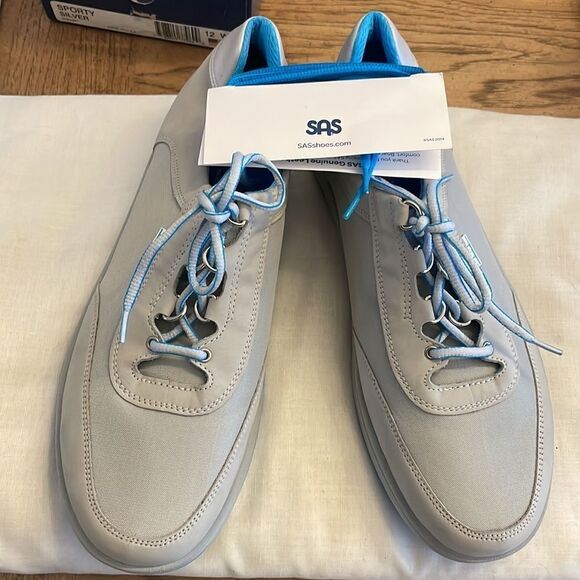 SAS STYLE SPORTY SILVER SNEAKERS.  NEW. - Picture 8 of 10